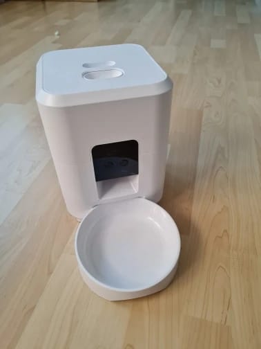 Customer photo review of Automatic Smart Pet Feeder with Timed Quantitative Food Dispenser for Cats and Dogs
