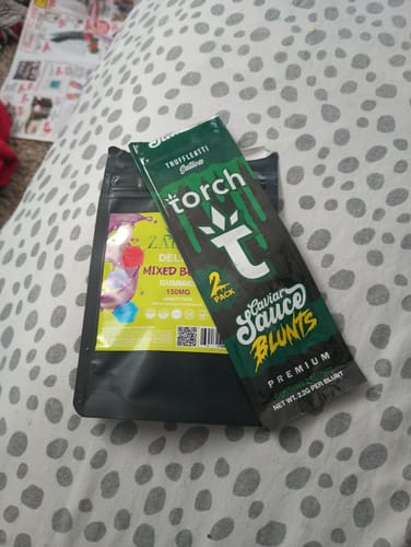 Customer photo review of Blunts Caviar Sauce Berry Blow Pop Sativa Torch THC-A Infused Pre Rolls 4.4g 2 Count
