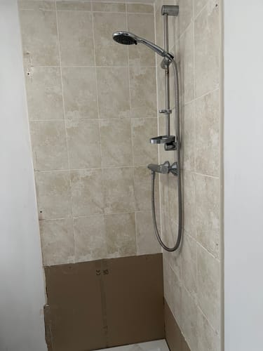 Customer photo review of Nuie 800 x 800mm Square Easy Plumb Stone Shower Tray - White