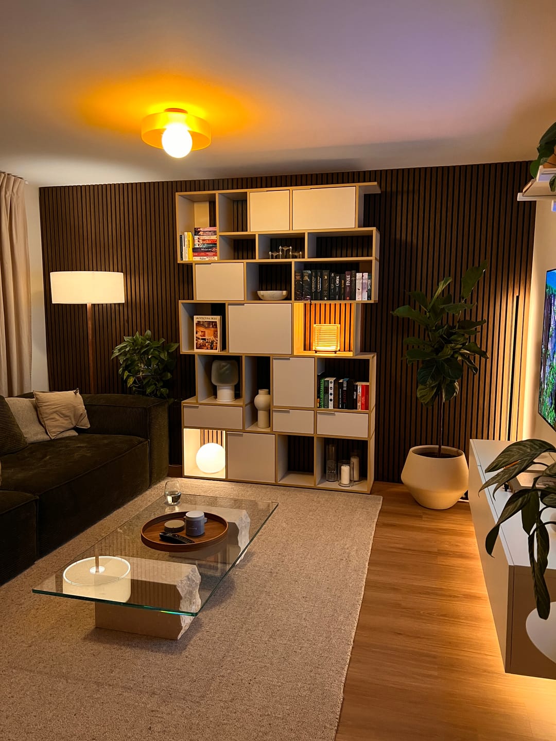 Customer photo review of Akustikpaneele Eiche Geräuchert - 240 cm x 60 cm