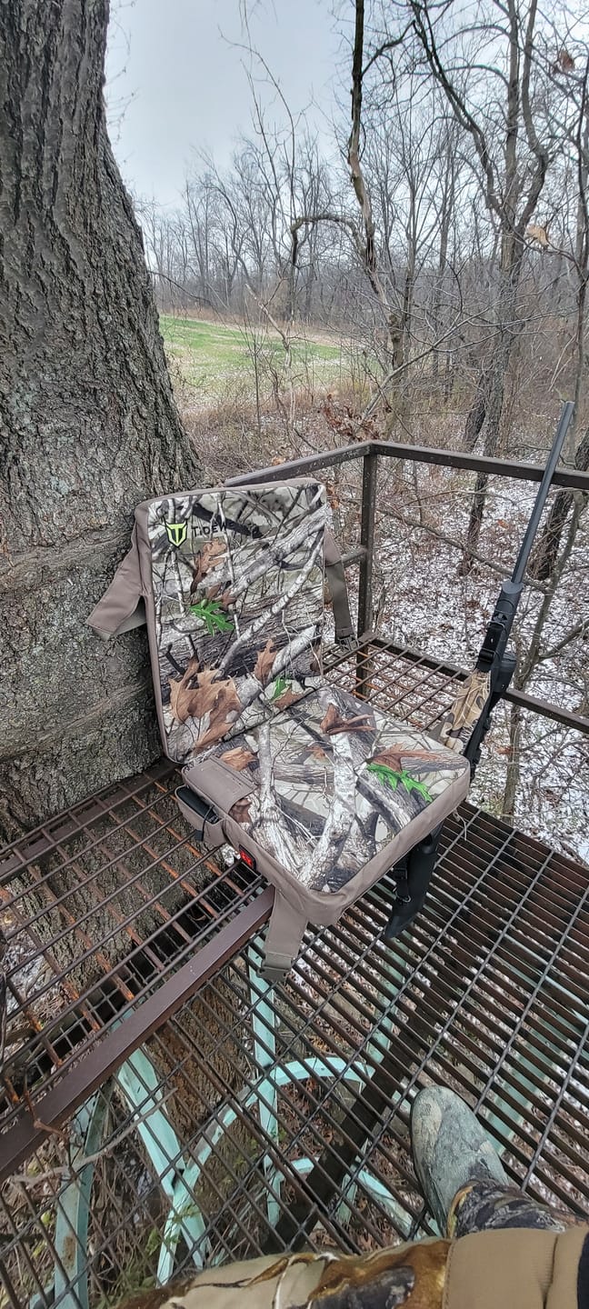 Customer photo review of TIDEWE Hunting Heated Seat Cushion, Self-Supporting Water Resistant, Tree Stand, Warm Portable Seat Pads for Hunting, Camping, Fishing(Next Camo G2 & Vista)