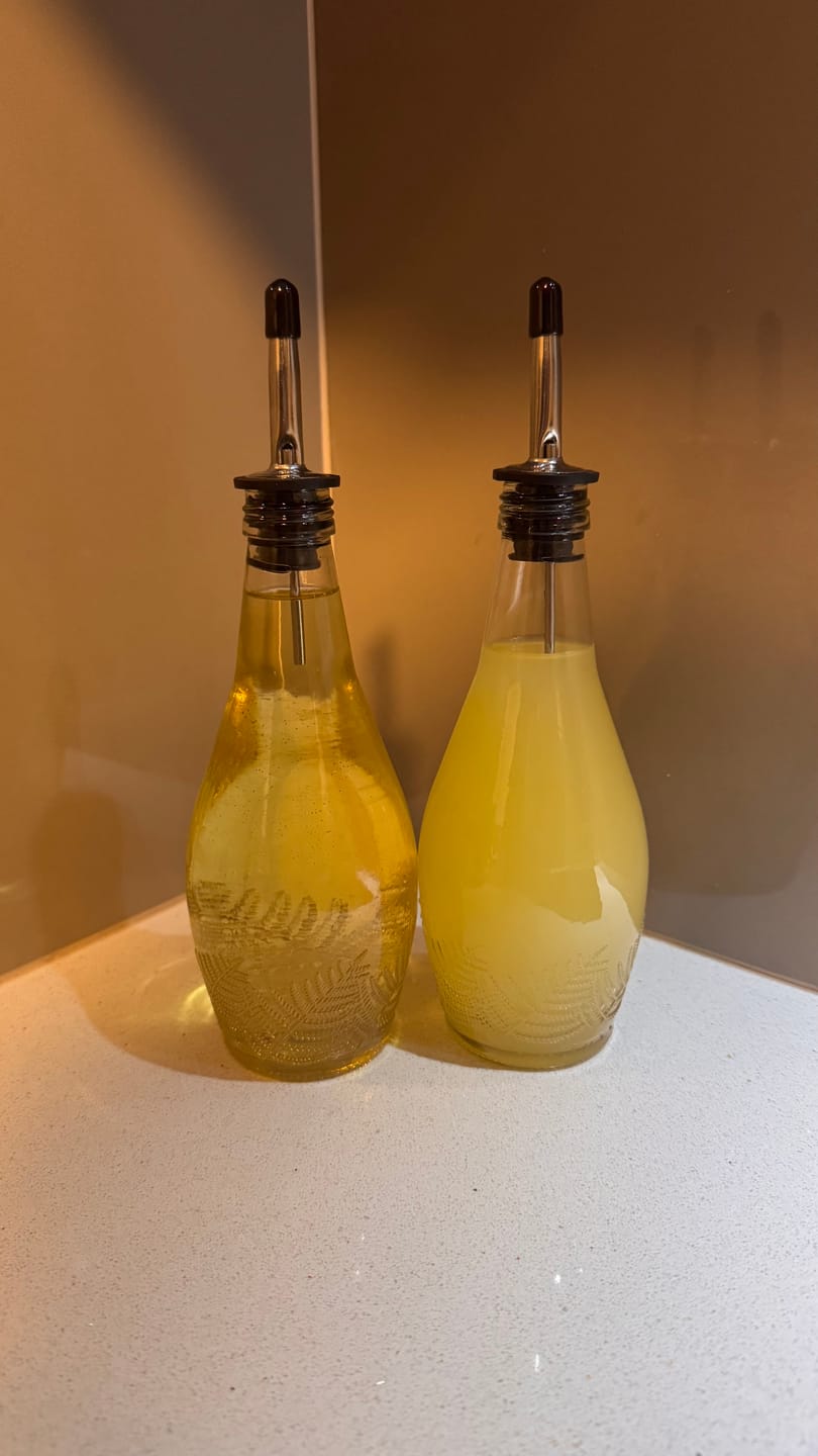 Customer photo review of Aceitero Puyehue -  Botella Con Dispensador Acero Inox.