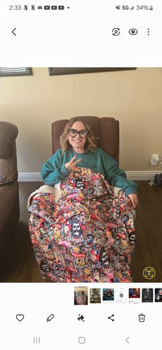 Customer photo review of House of Chingasos Sherpa blanket 50"x60"