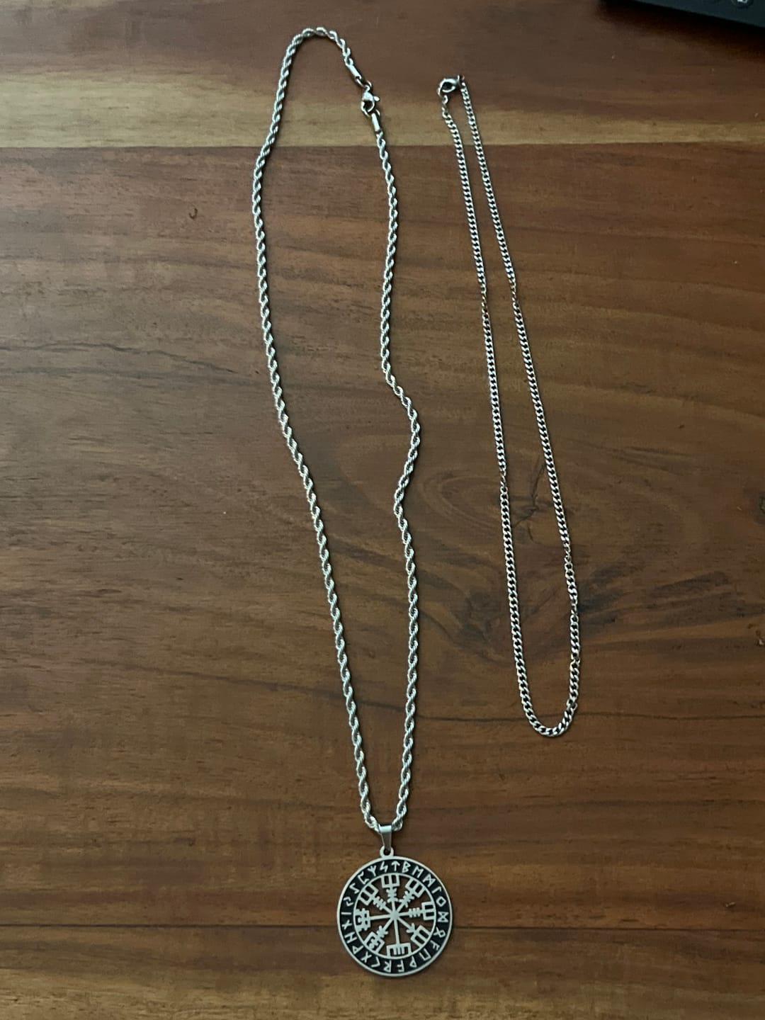 Customer photo review of Pendentif zodiaque (argent)