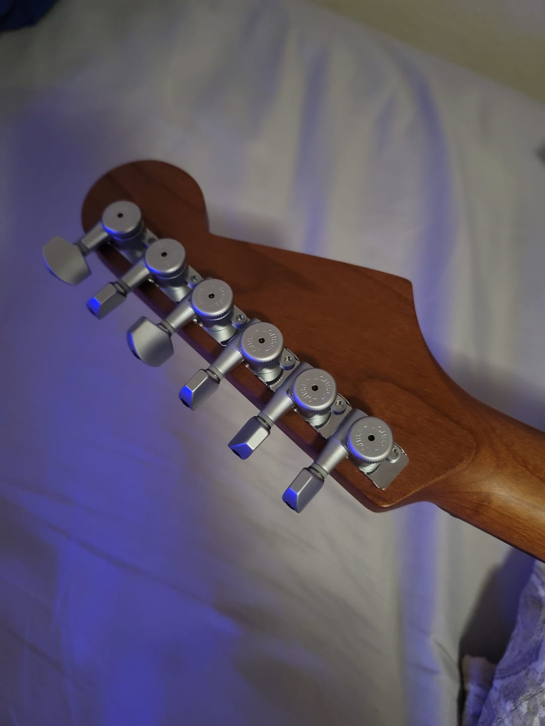Customer photo review of Guitar Tuner Upgrade Kit for 6 Inline Headstocks (10mm Post Hole)