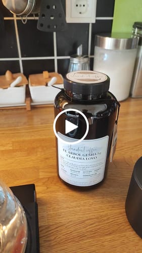 Customer video review of El Arbol CM Natural Gesha by Claudia Lovo - Nicaragua