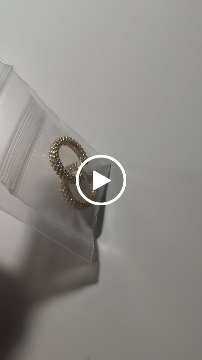 Customer video review of Pendientes Aros Bolitas