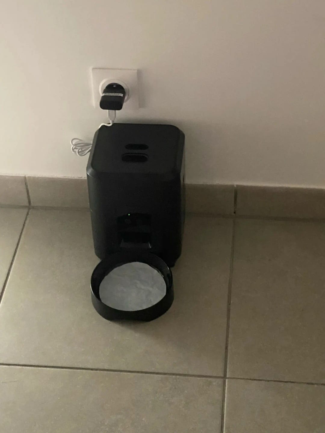 Customer photo review of Automatic Smart Pet Feeder with Timed Quantitative Food Dispenser for Cats and Dogs