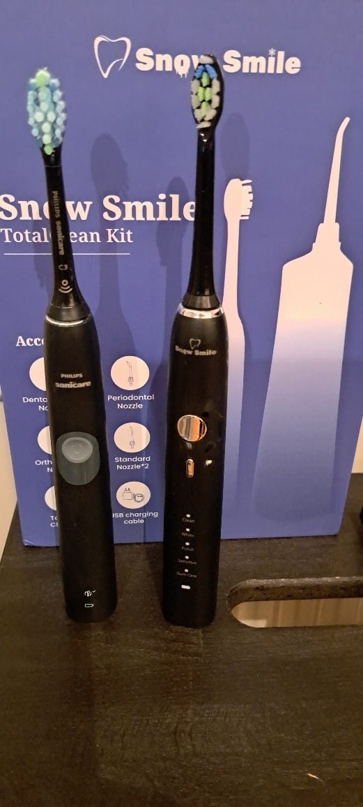 Customer photo review of Snow Smile® Sonic sähköhammasharja ja vesi-flosseri yhdistelmänä
