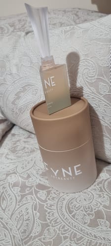 Customer photo review of FLAWLESS FINISH CONCEALER