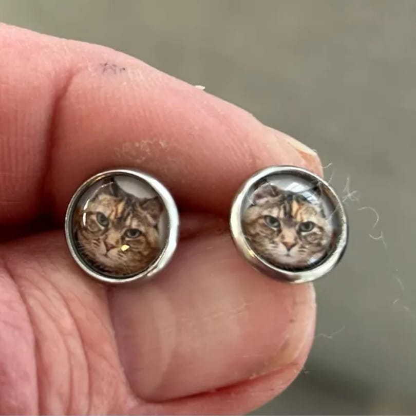 Customer photo review of Live Customization Glass Pet Stud Earrings