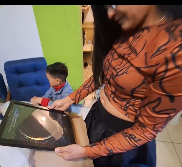 Customer photo review of Mapa Lunar Holográfico