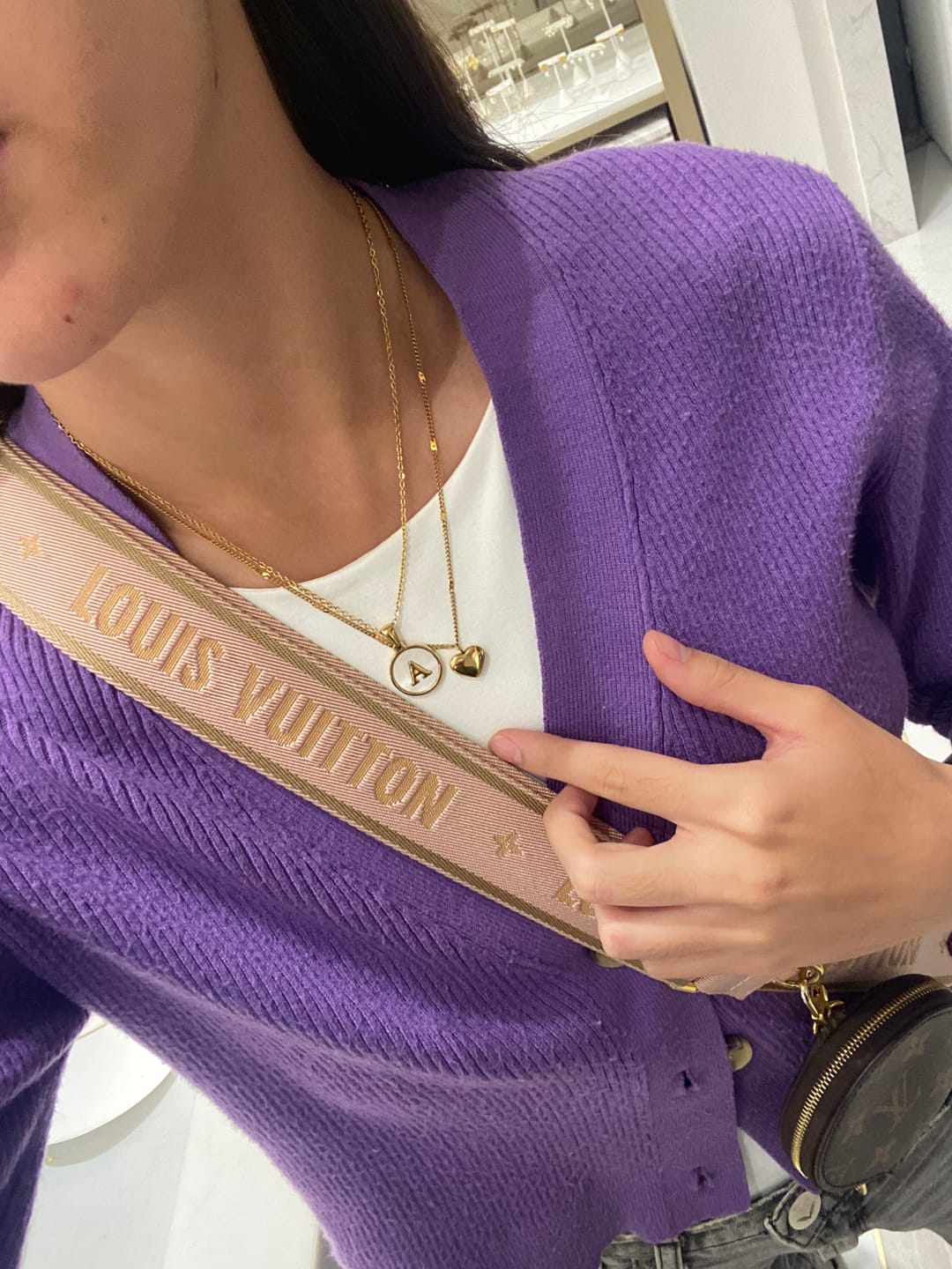 Customer photo review of Collar Concha Nacar con Inicial