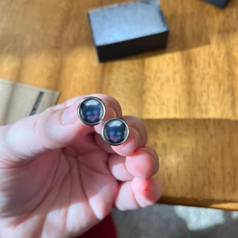 Customer photo review of Live Customization Glass Pet Stud Earrings
