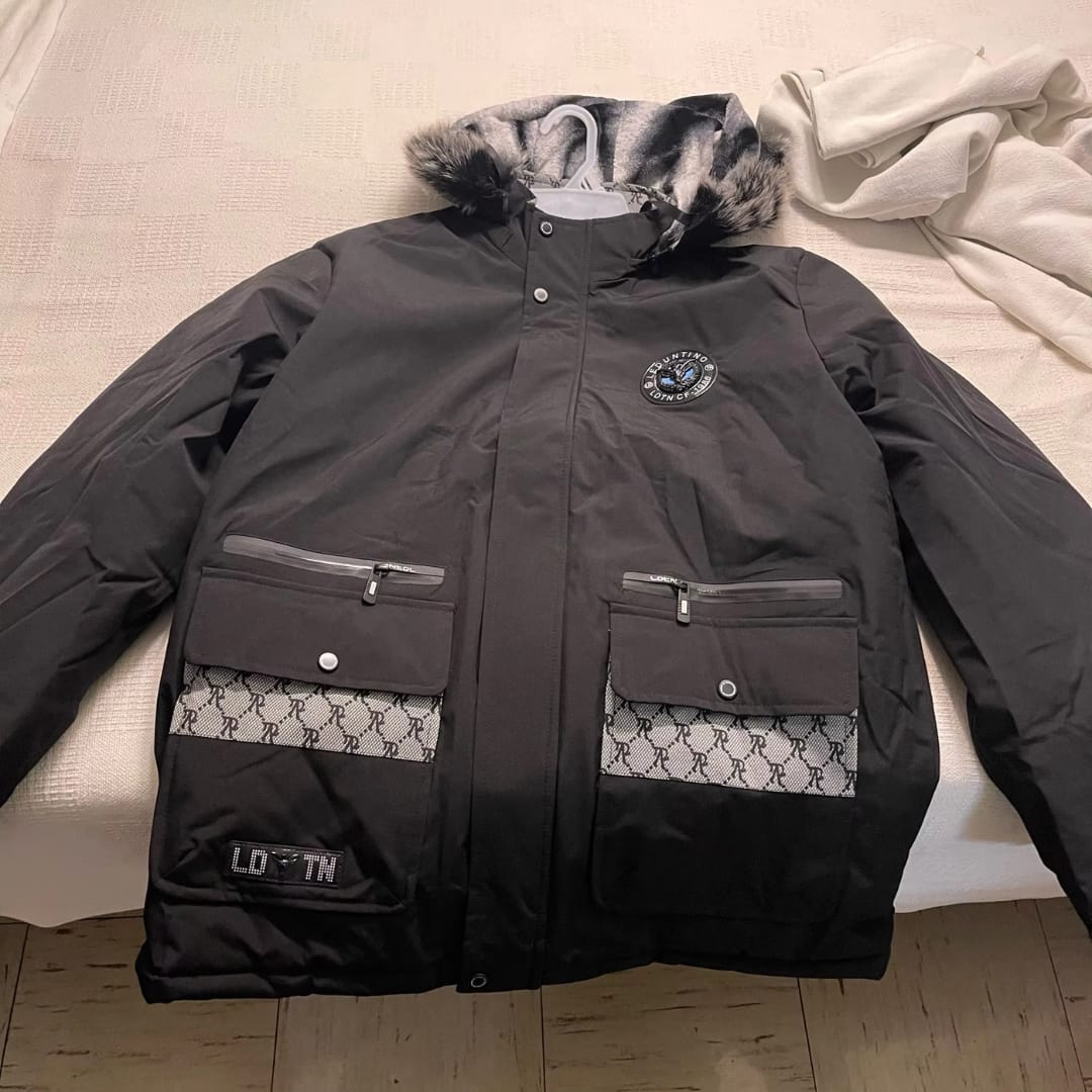 Customer photo review of Frostwächter Pro Winterjacke | Warme Jacke für Outdoor-Abenteuer