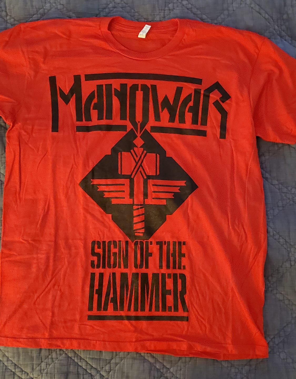 Customer photo review of Manowar T-Shirt Sign Of The Hammer Red