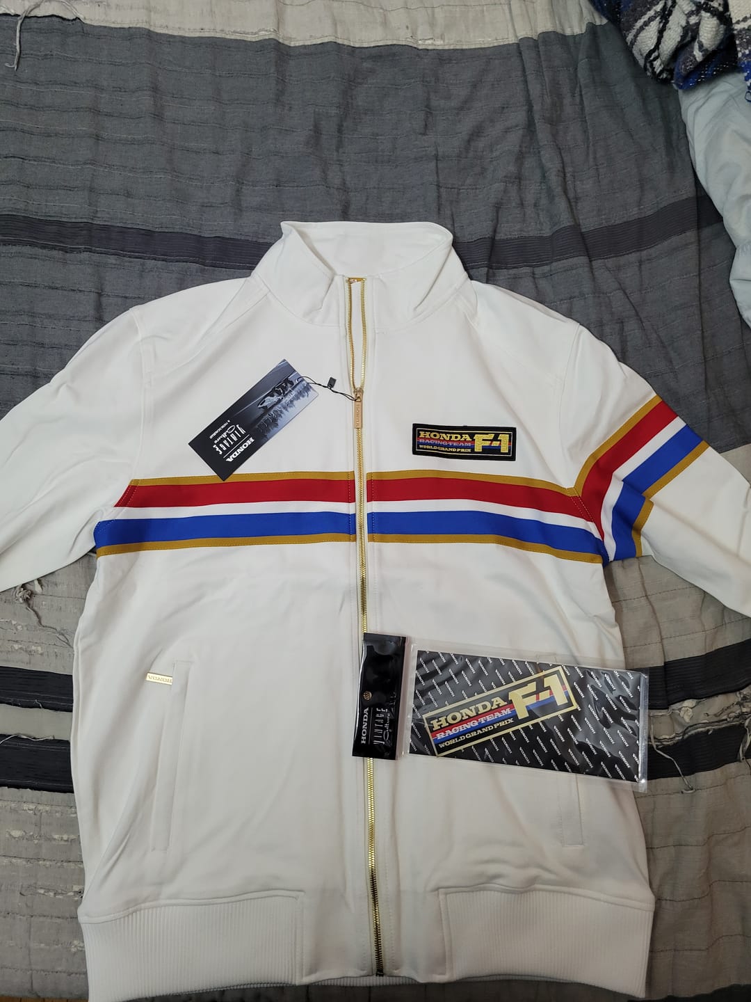 Customer photo review of 1986 Honda F1 Team Zipper Jacket (White)