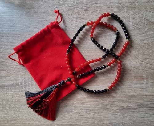 Customer photo review of Japamala 108 cuentas - Ónix Negro & Ágata Roja