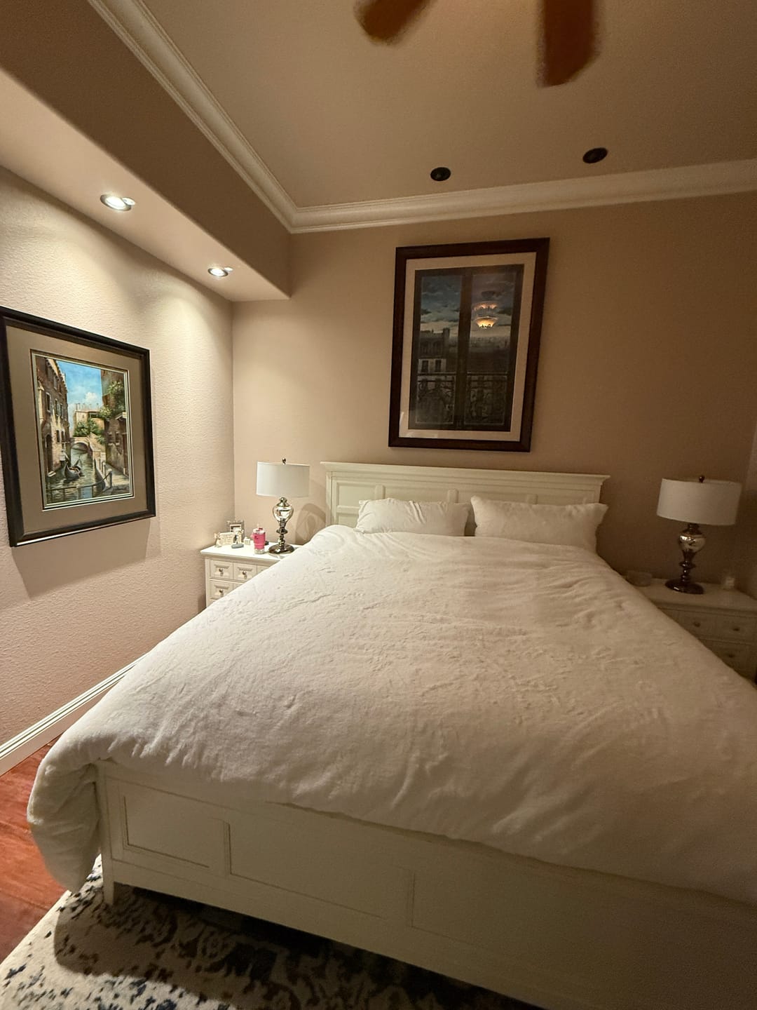 Customer photo review of CYRA Long Velvet Bedding Set