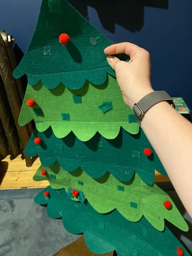 Customer photo review of Felt Christmas Tree - Montessori Kids Toy