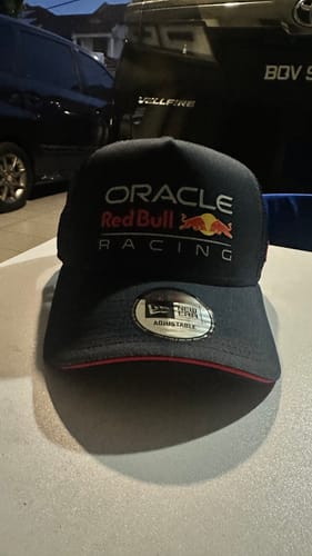 Customer photo review of 9FORTY Trucker Essential Red Bull Formula 1 Navy Snapback