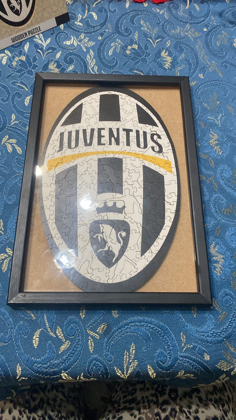 Customer photo review of Retro Logo Juventus® - Puzzle di Legno