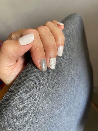 Customer photo review of Ondas beige | Stickers de Esmalte