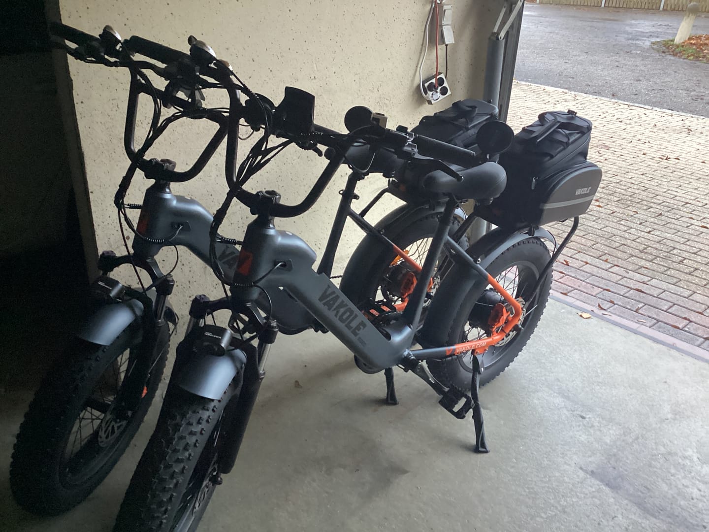 Customer photo review of Vakole SG20 Upgraded Version 250W 20" Fat Bike Electric Trekking Bike 48V 15.6Ah Samsung Battery