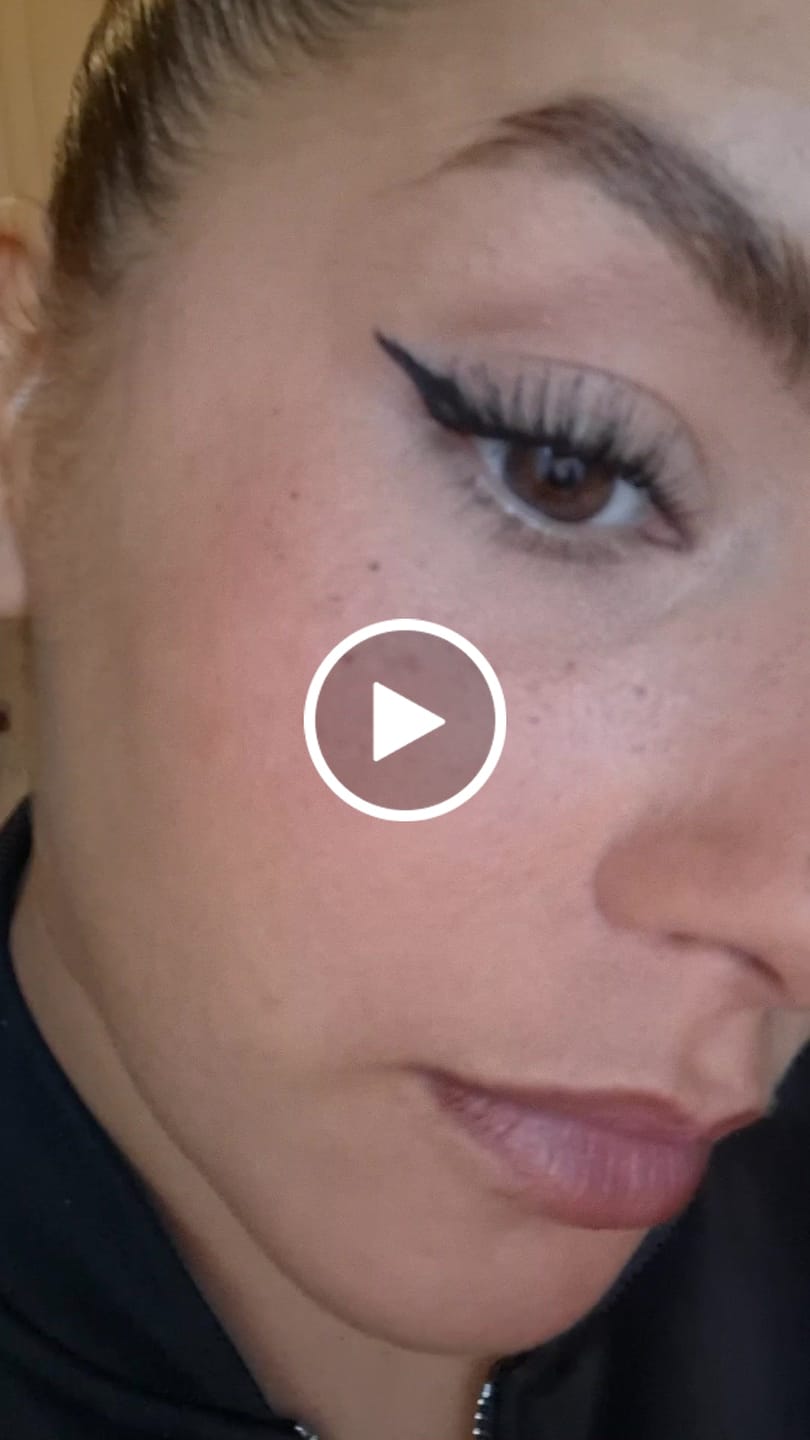 Customer video review of SÉRUM AURA LASH