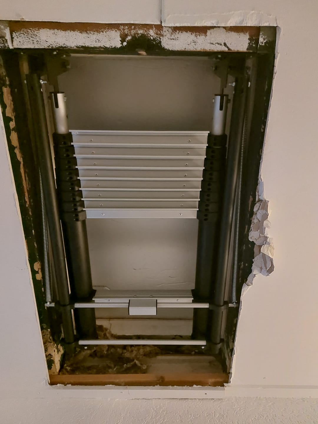 Customer photo review of Telescopic Loft Ladder GIRAFFE | 2.3 - 2.65M