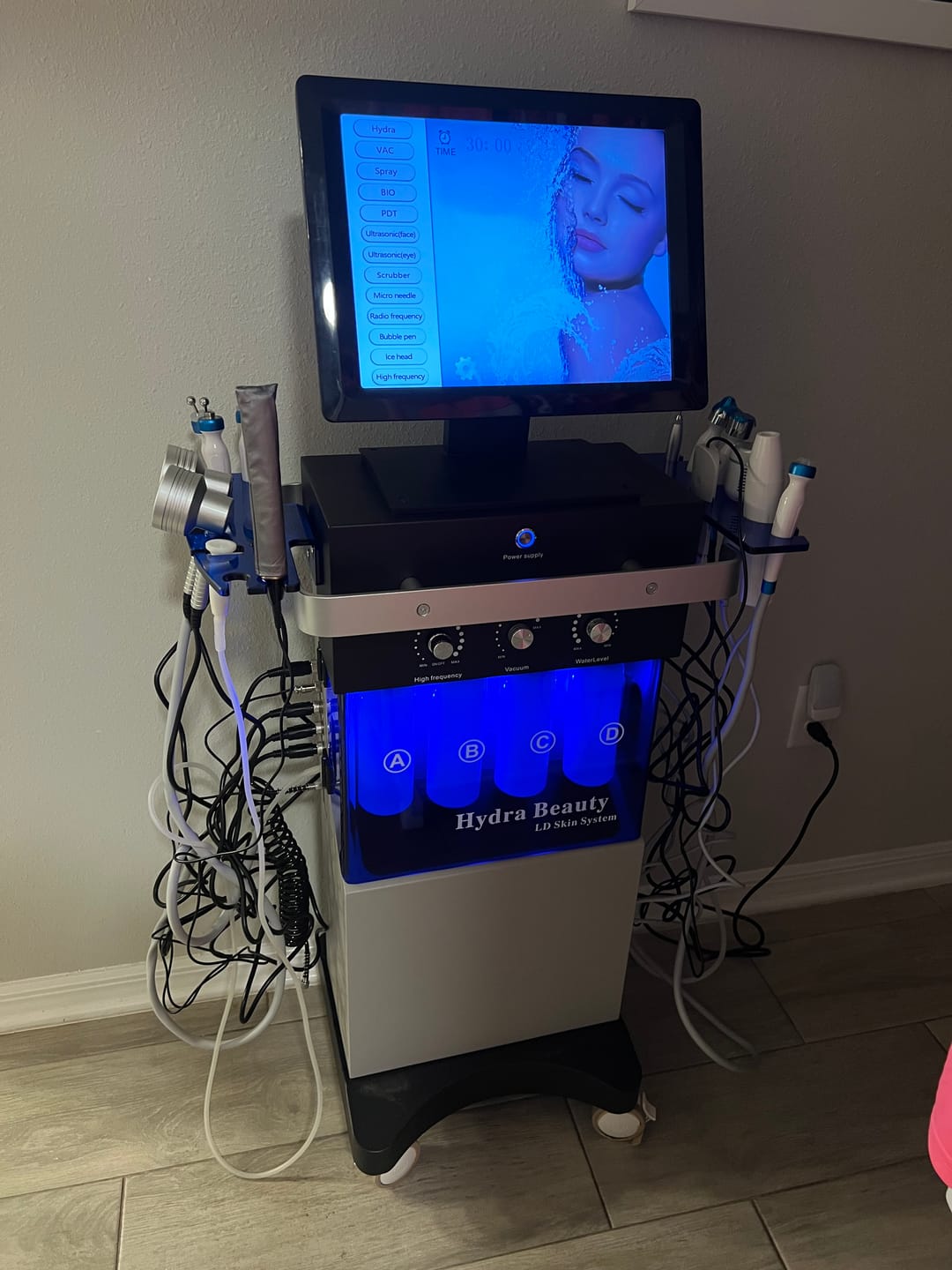 Customer photo review of Hydra Dermabrasion Facial Machine Professional