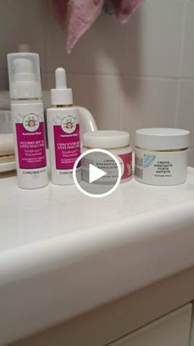 Customer video review of FLUIDO SPF 50 ANTI-MACCHIE