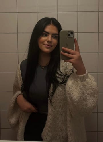 Customer photo review of Tammy Strickjacke - Beige