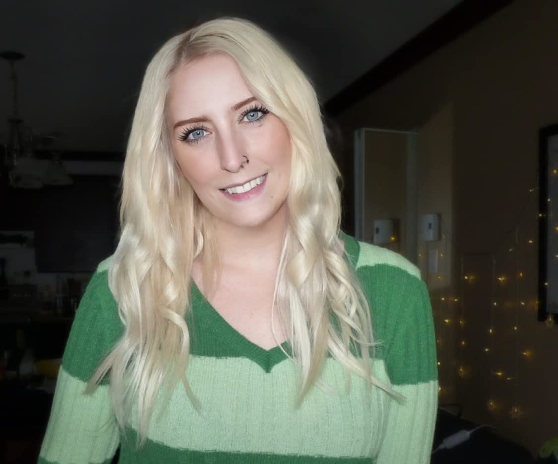 Customer photo review of Seamless Tape in Hair Extensions Best Virgin Hair Lightest Blonde #60