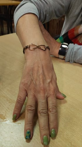 Customer photo review of LOANYA Pulsera con el signo del infinito