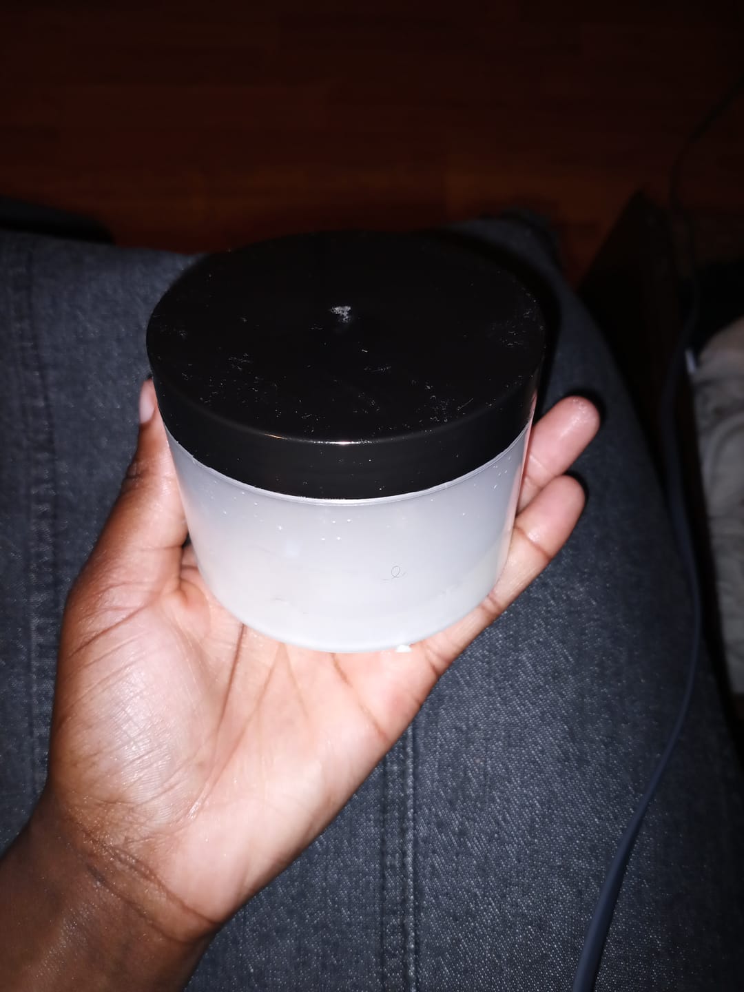 Customer photo review of 250 g Cosmetic Jar (85 mm neck) - Natural with Black Lid