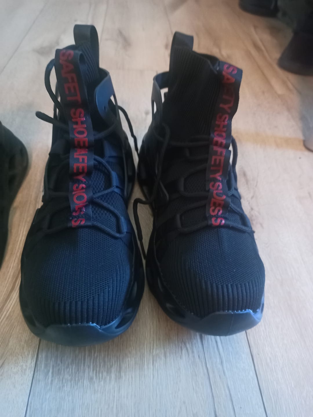 Customer photo review of Ares Black