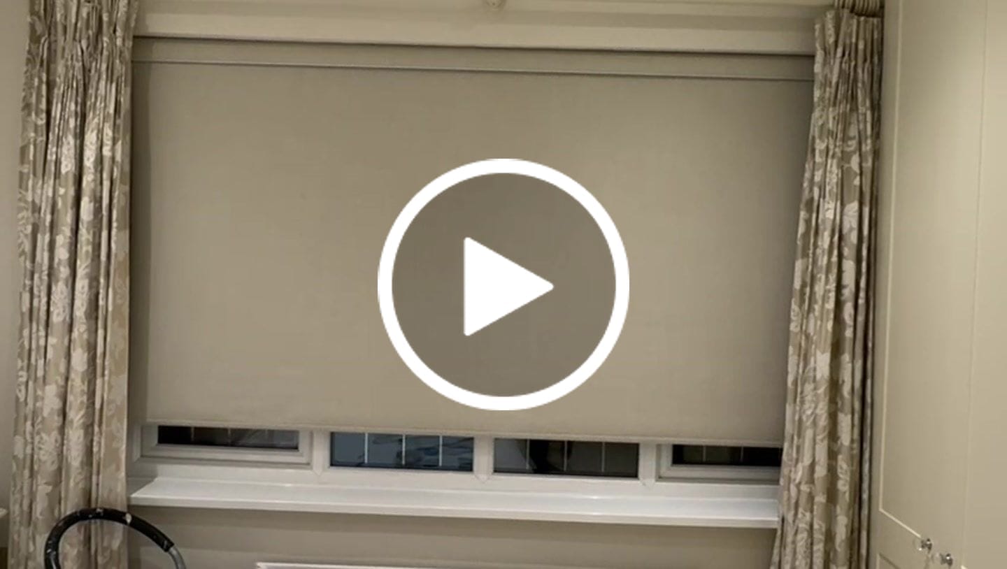Customer video review of SmartWings Motorized Roller Shades 100% Blackout Vigor