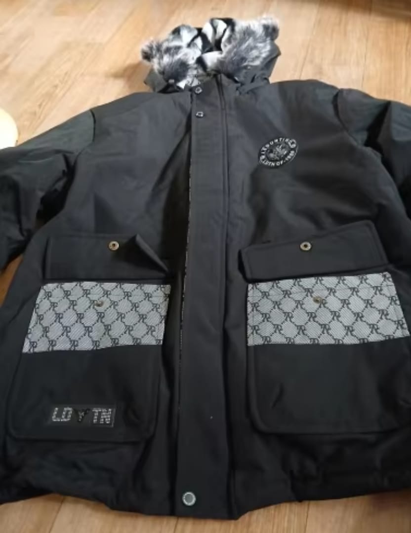 Customer photo review of Frostwächter Pro Winterjacke | Warme Jacke für Outdoor-Abenteuer