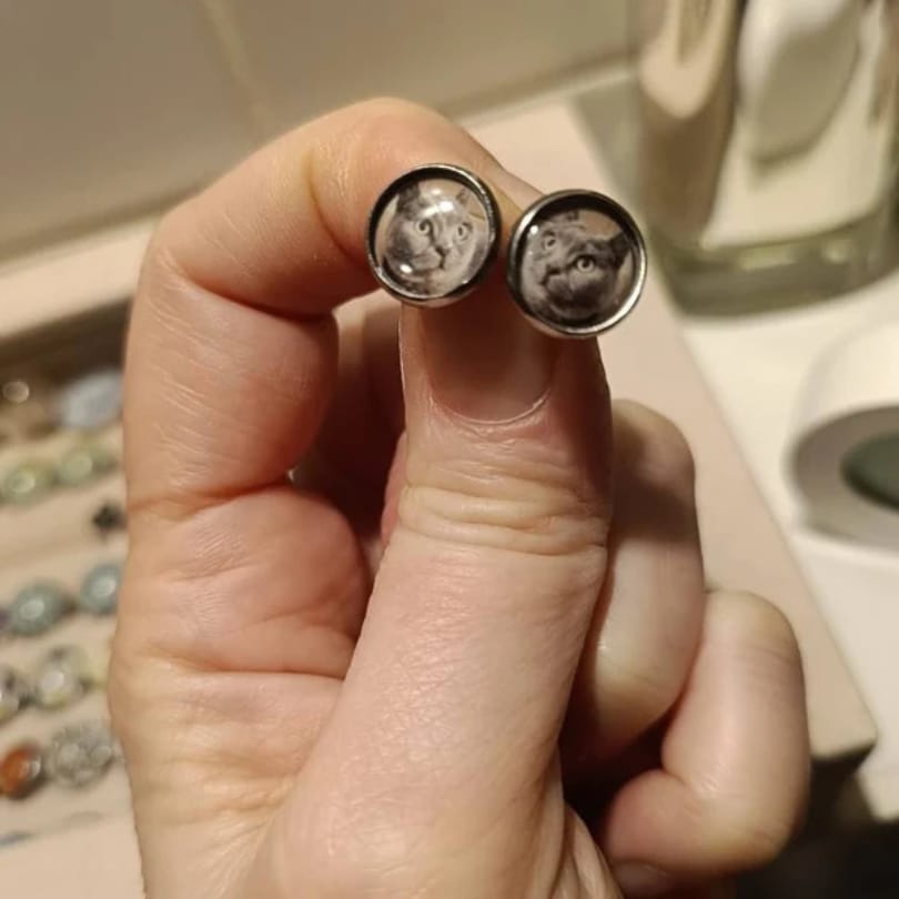 Customer photo review of Live Customization Glass Pet Stud Earrings