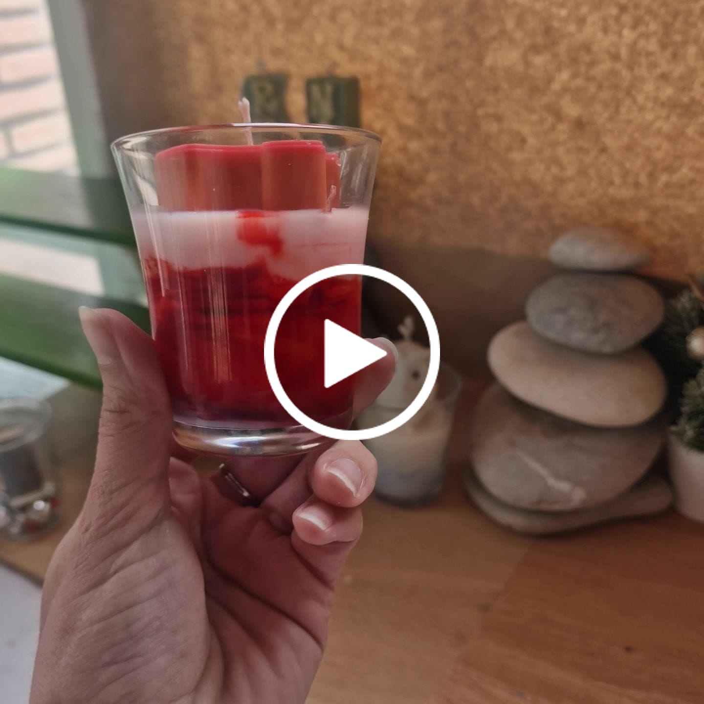 Customer video review of Colorante líquido para velas MAGENTA