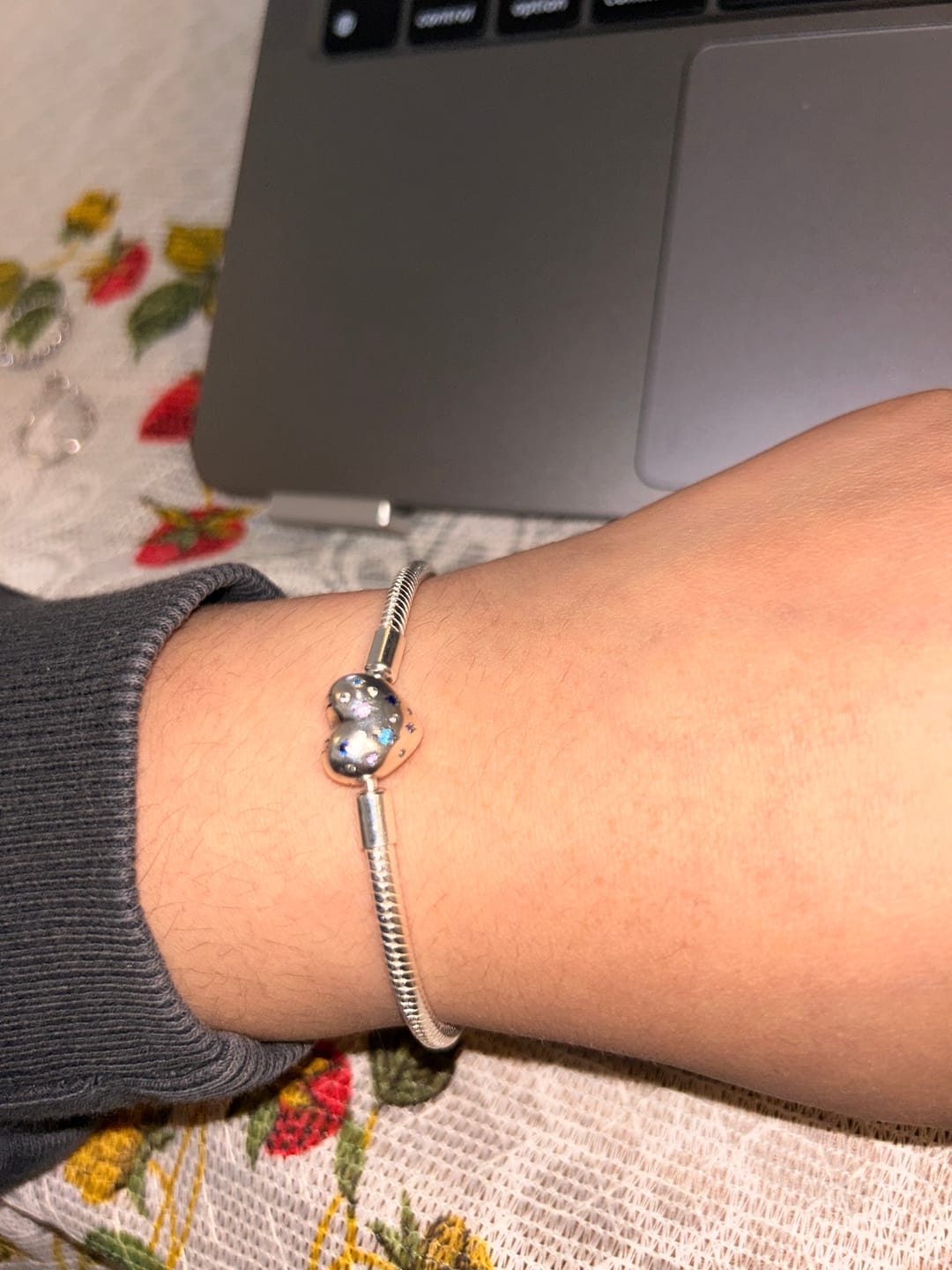 Customer photo review of Pulsera Corazón Noche Estrellada