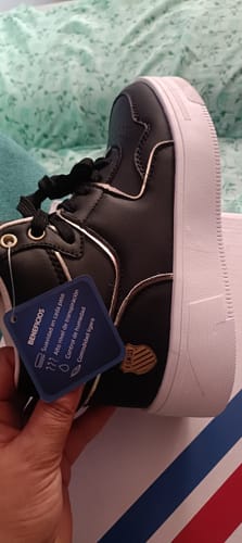 Customer photo review of Tenis Bota Lori Women