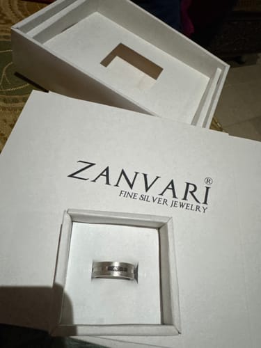 Customer photo review of MIDNIGHT MUSE MOISSANITE RING