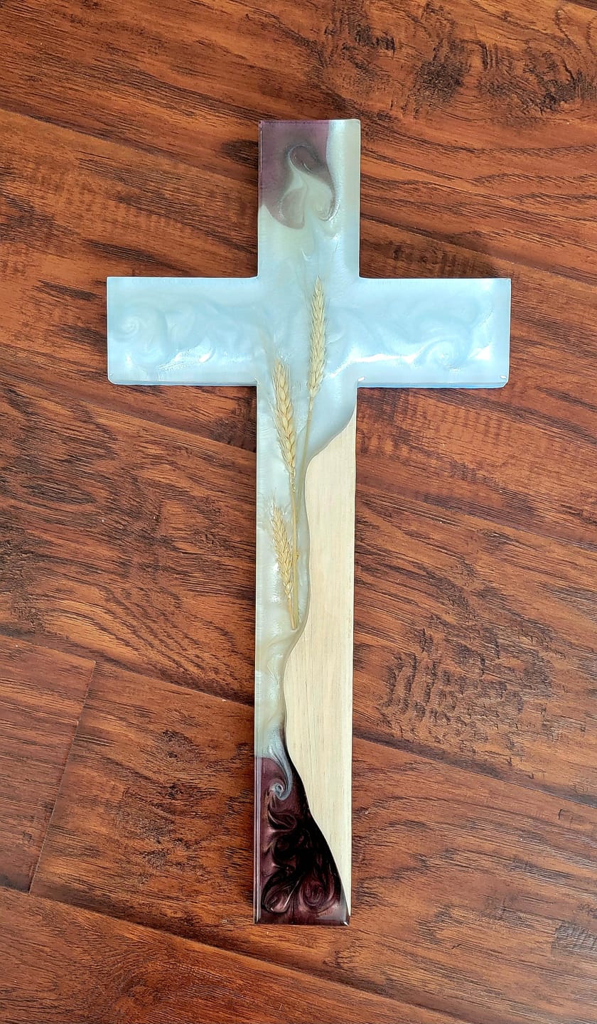 Customer photo review of 20x10x1" Cross Silicone Mold For Epoxy Resin - Large Cross Mold