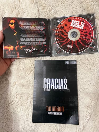 Customer photo review of CD "Back to reggaeton"