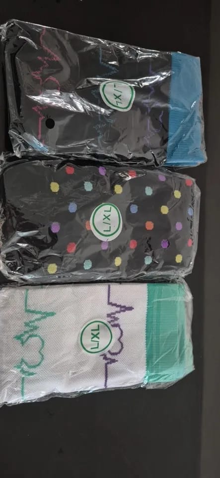 Customer photo review of Cotton Knee-High Compression Socks 20-30mmHg — Black | KIMLUD