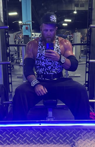 Customer photo review of Personal Record Heavy Duty Premium Wrist Wraps PR901 - Black/White