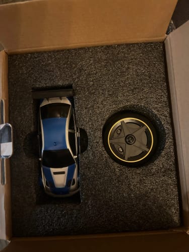 Customer photo review of RC Drift BMW M3 GTR Escala 1:43 - Carro Controle Remoto 4WD 2.4G com Alta Performance