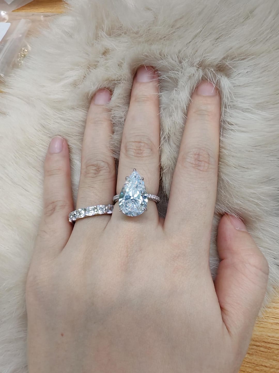 Customer photo review of Louily Honorable 8.0 Carat Pear Cut Simulated Diamond Engagement Ring In Sterling Silver